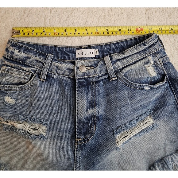 CELLO Shorts high waist size‎ S. Distressed - Picture 4 of 7
